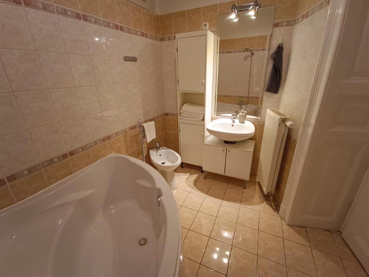 R171 Elitehost Raday Apartment Budapeste Exterior foto